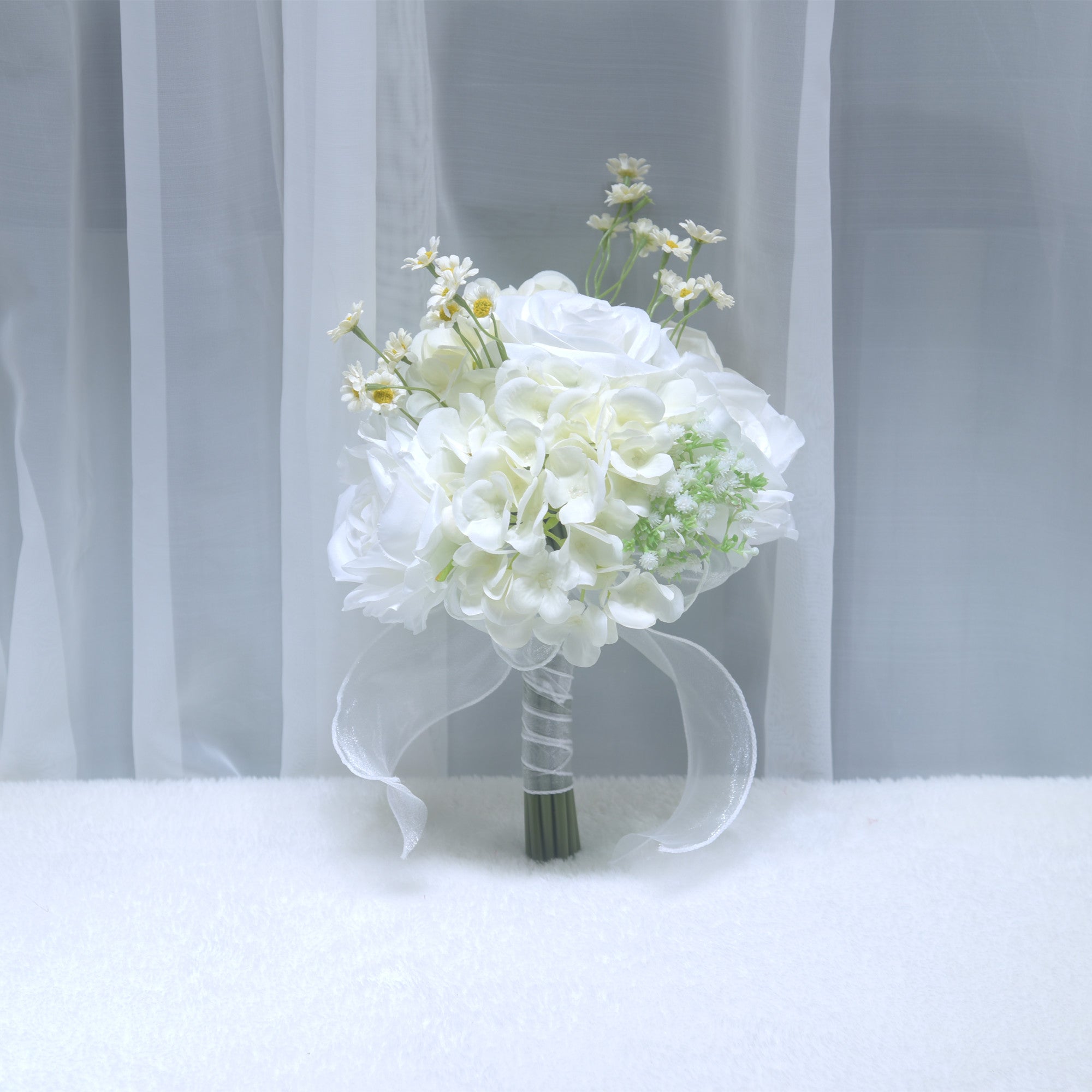 171Outdoor wedding simulation rose holding flower Western style forest bride holding flower Wedding photography props