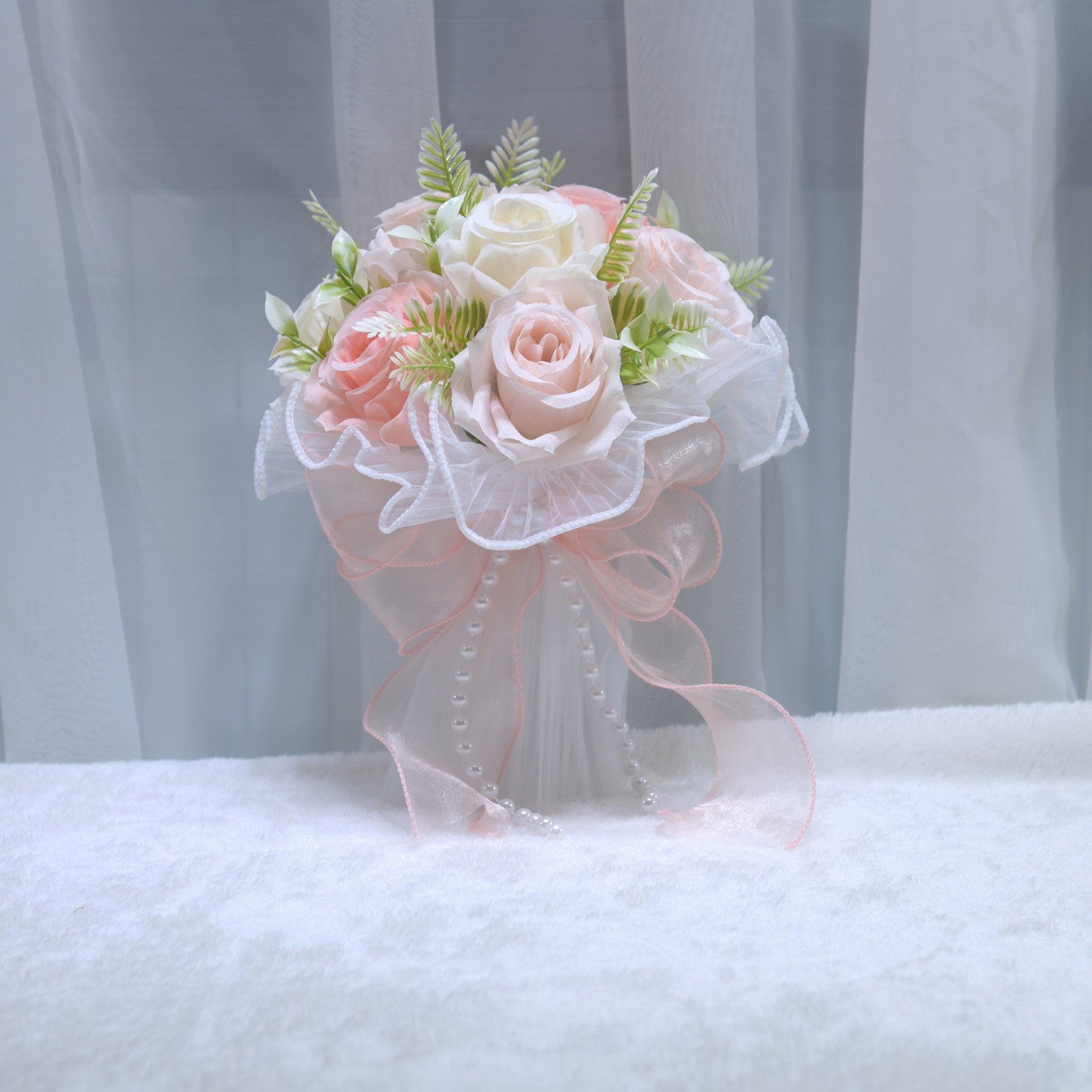196 Western style outdoor wedding simulation, rose holding flower, pearl mesh, bride holding bouquet