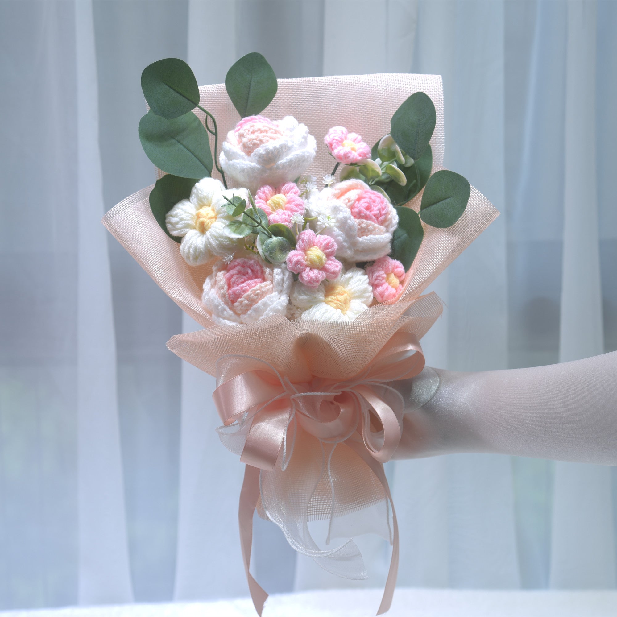 225 Handmade Flower Knitted Yarn Bouquet Valentine's Day Gift Rose Knitted Yarn Flower Best Friend Birthday Gift