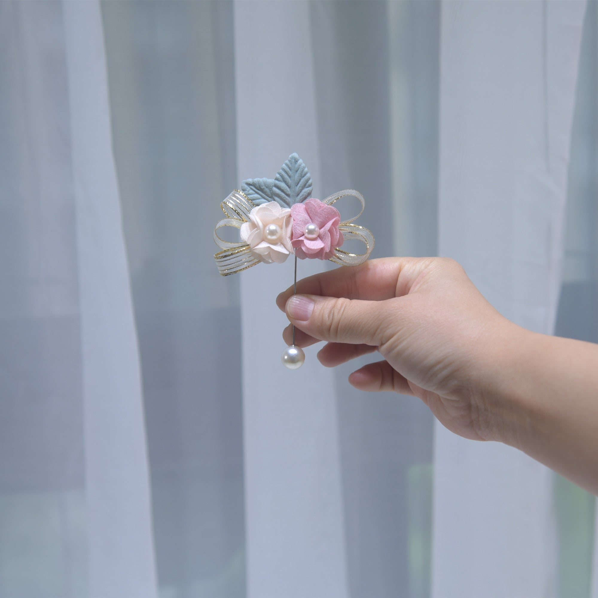 Wedding bride bridesmaids sisters group corsage wedding pin corsage