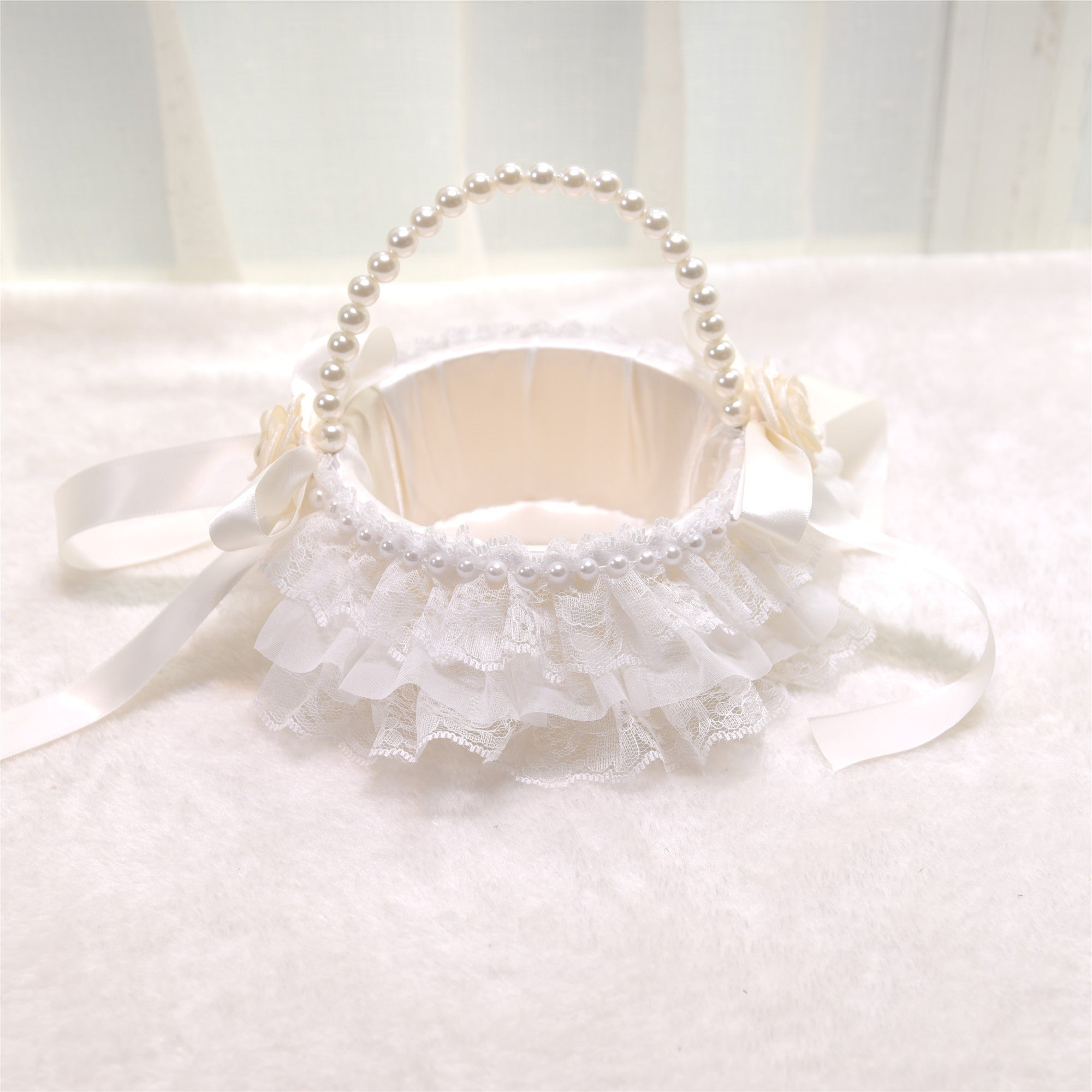 159 Western-style wedding supplies, pearl fabric flower baskets for flower girls to scatter flowers, used for decorating the wedding hall.