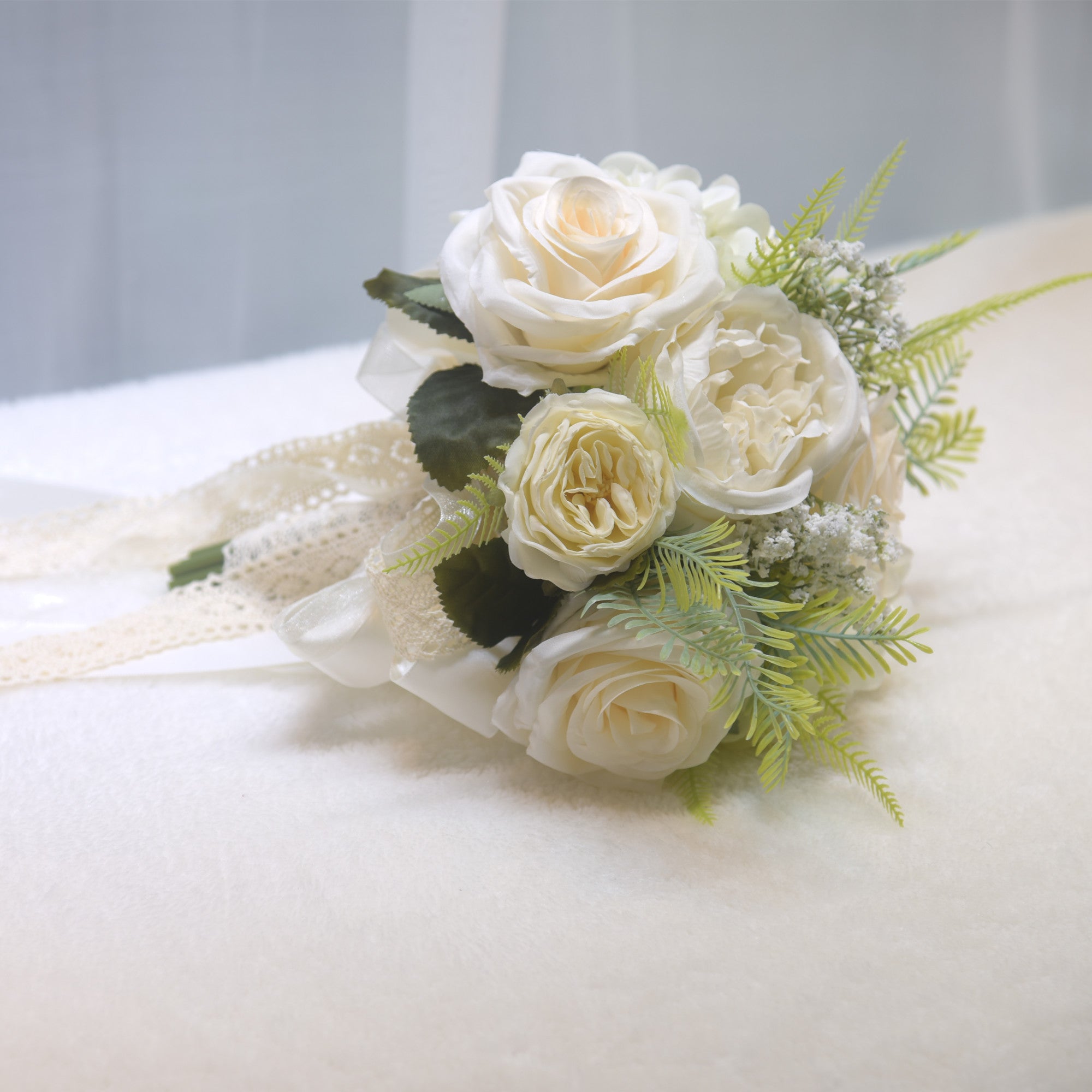 162 Forest-style artificial rose bridal bouquet for wedding photoshoots, suitable for brides on their wedding, engagement or marriage occasions.