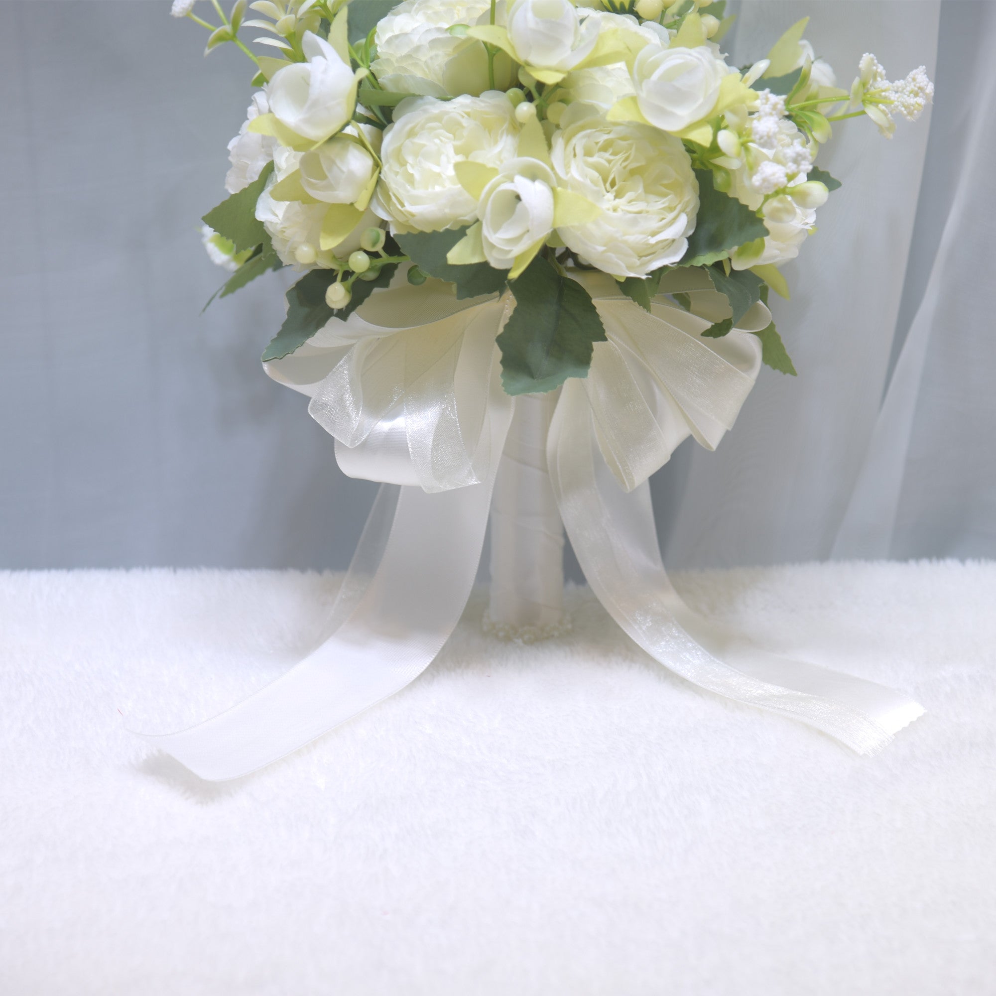 164Bridal bouquet for weddings, proposals, marriage registration, made of artificial flowers. Suitable for wedding dress parties, photography and photo shoots.