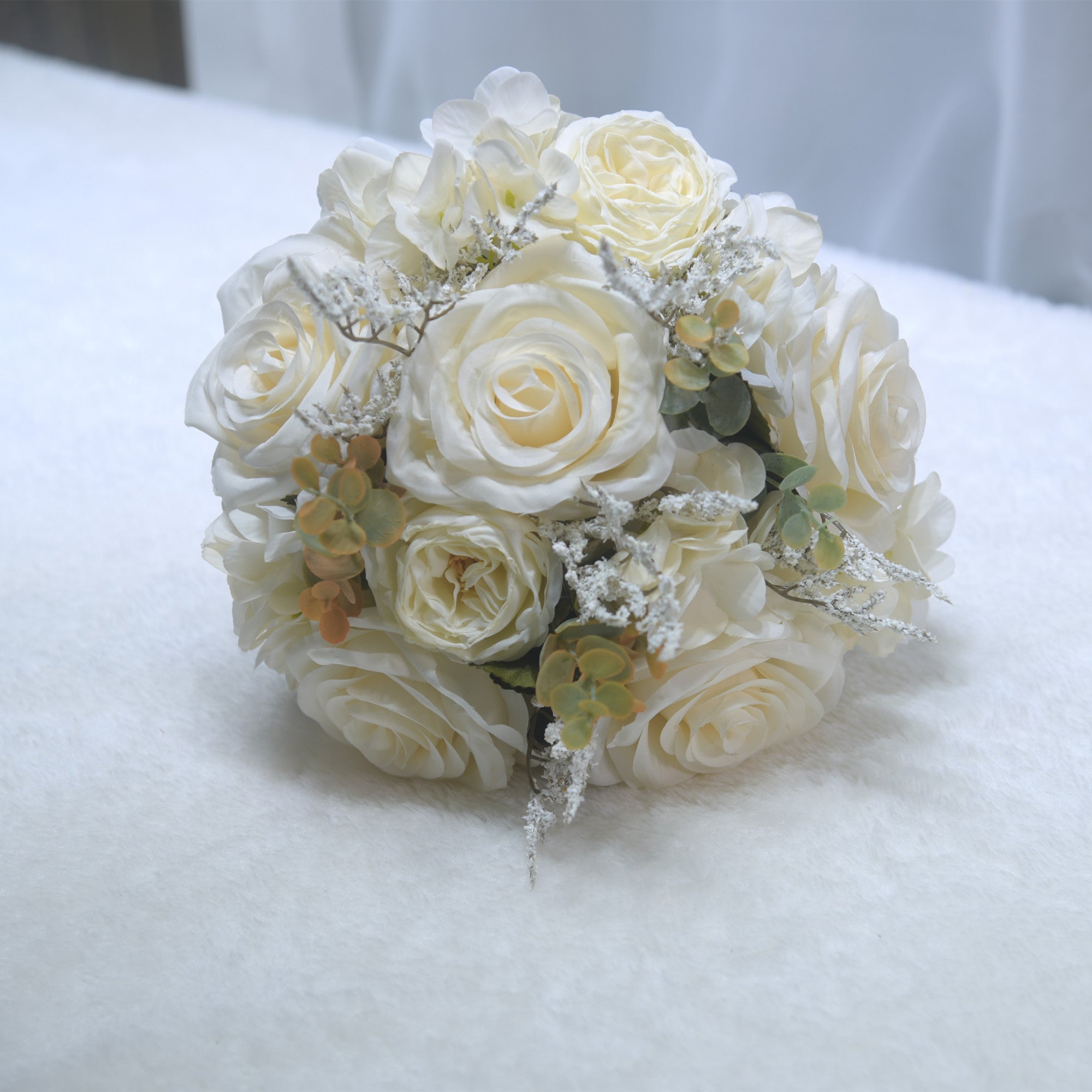 165 Artificial flower bridal bouquet, suitable for weddings, marriage ceremonies, parties, and as a prop for shooting during the graduation season.