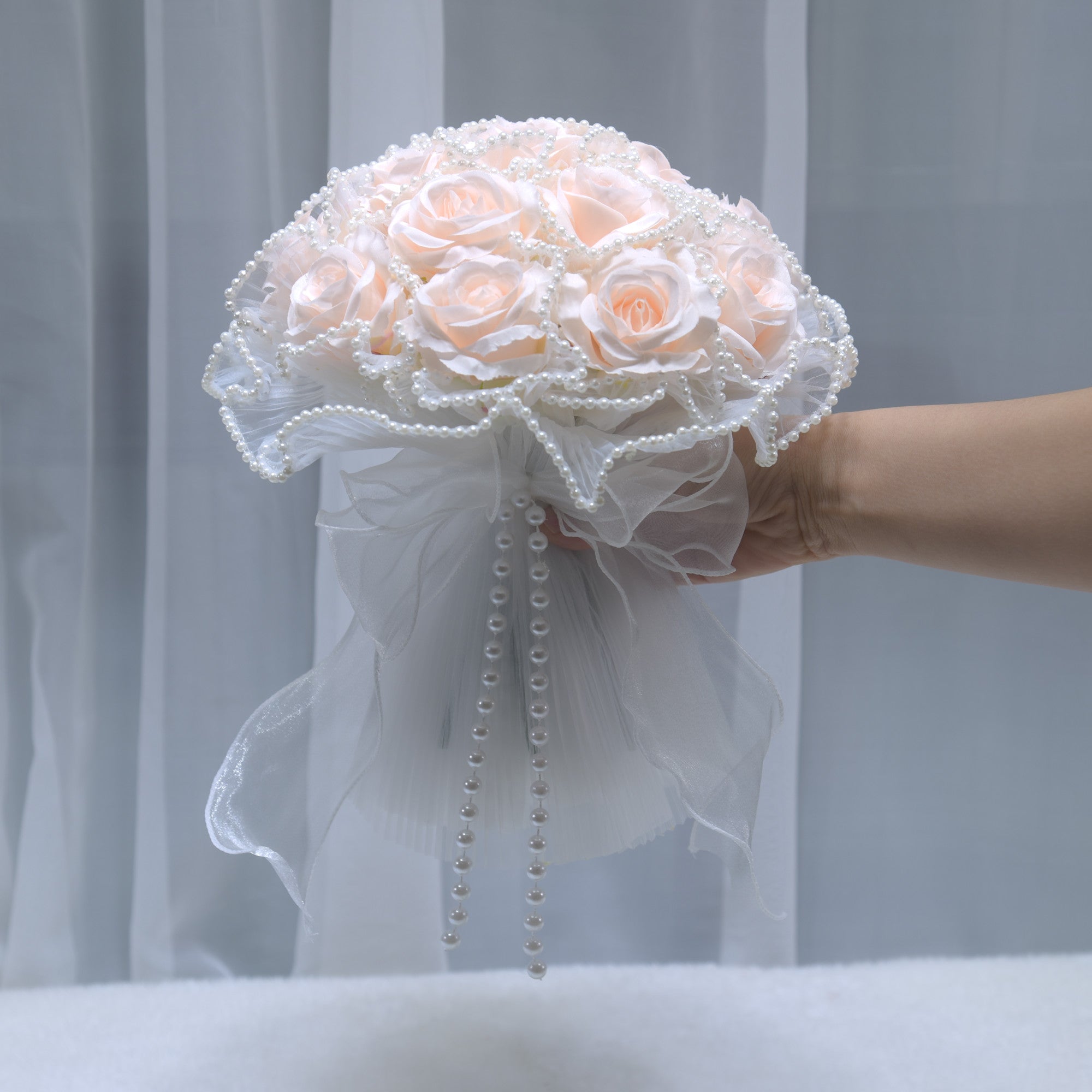 169Outdoor wedding simulation rose hand-held flower Western style bride hand-held flower certificate proposal hand-held mesh bouquet