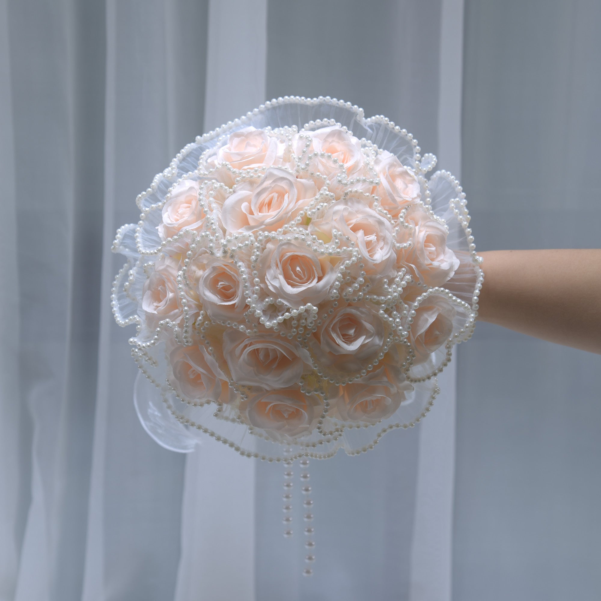 169Outdoor wedding simulation rose hand-held flower Western style bride hand-held flower certificate proposal hand-held mesh bouquet