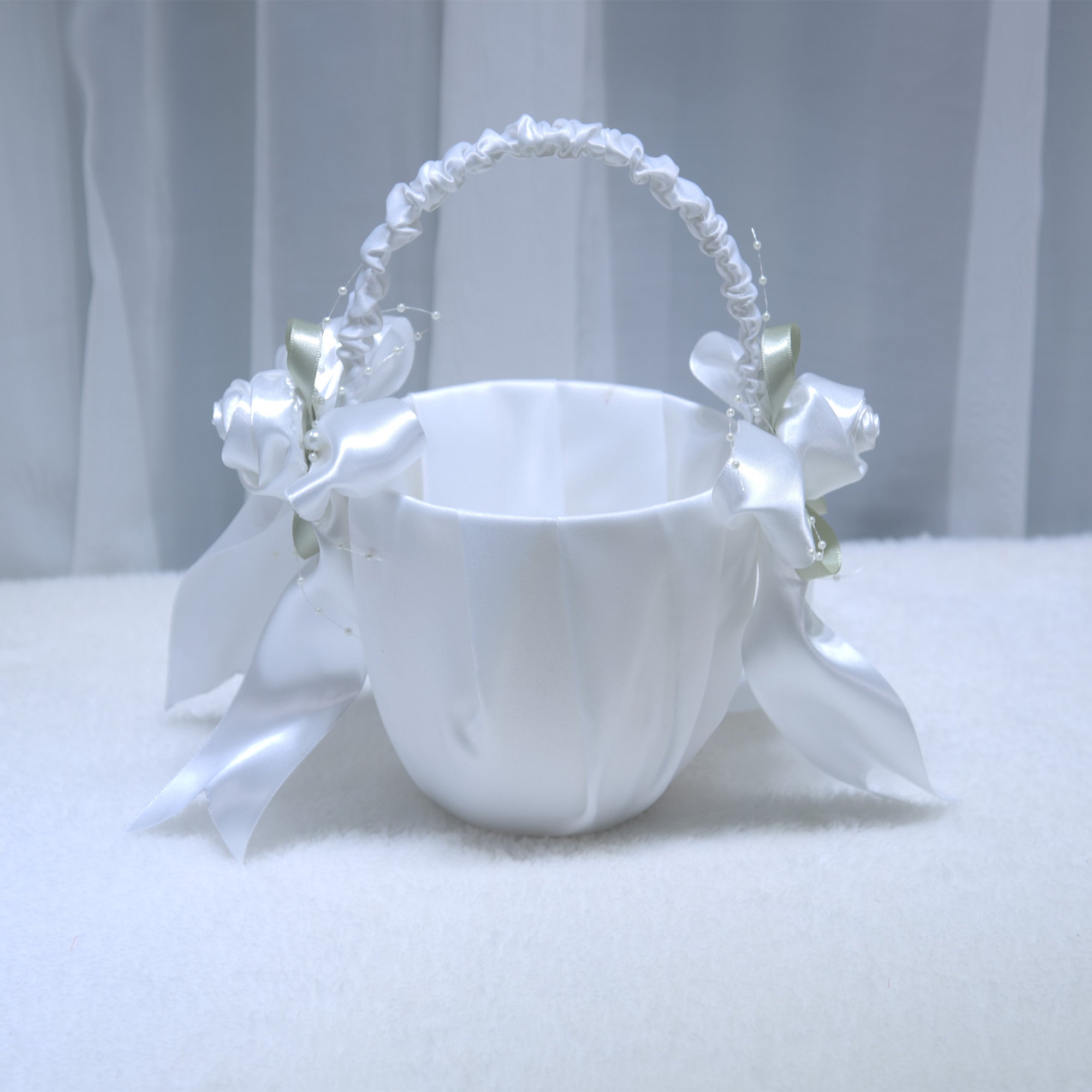 177Wedding flower girl, flower basket, bride's wedding, scattering petals, hand-held basket, dancing props