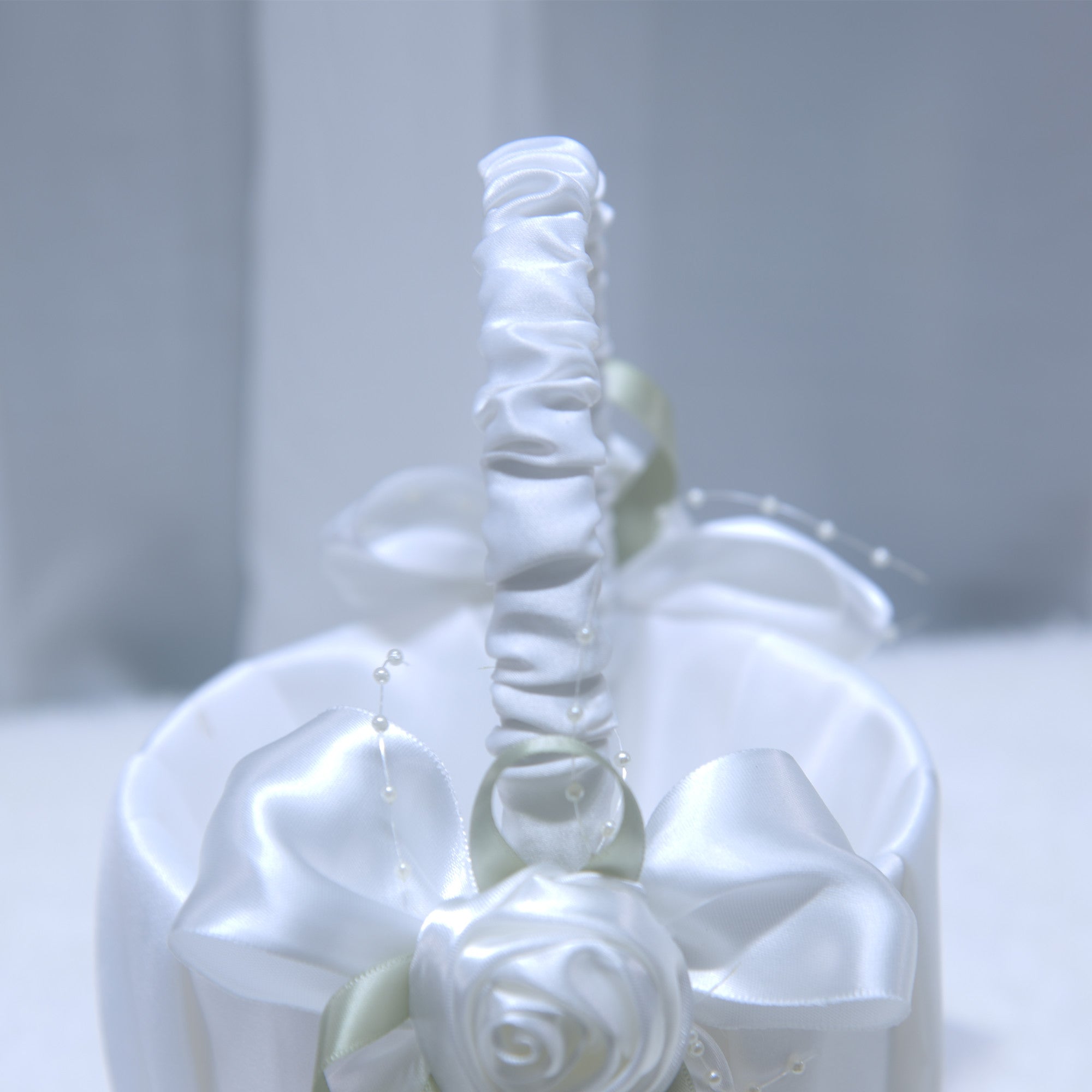 177Wedding flower girl, flower basket, bride's wedding, scattering petals, hand-held basket, dancing props