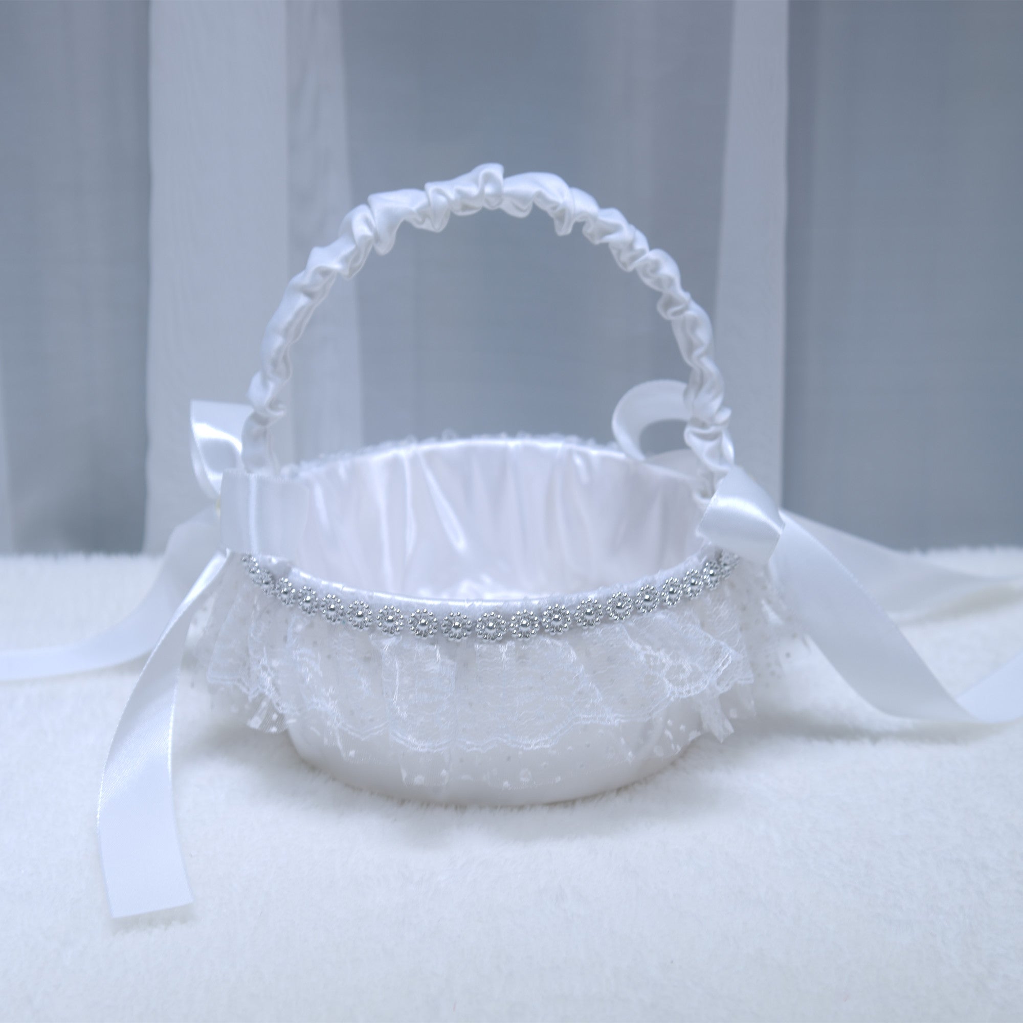 181White lace flower basket, flower girl scattering flower basket, bridesmaid holding small flower basket, Western wedding celebration basket