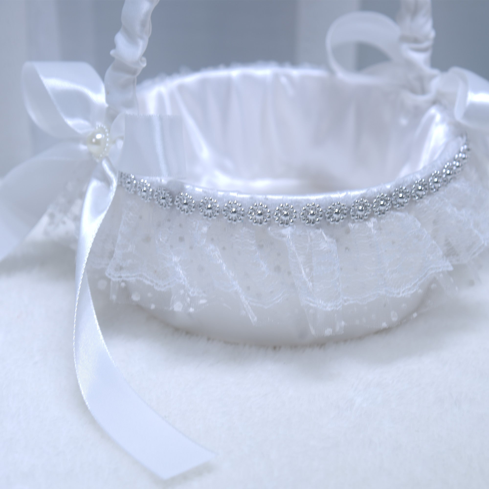 181White lace flower basket, flower girl scattering flower basket, bridesmaid holding small flower basket, Western wedding celebration basket