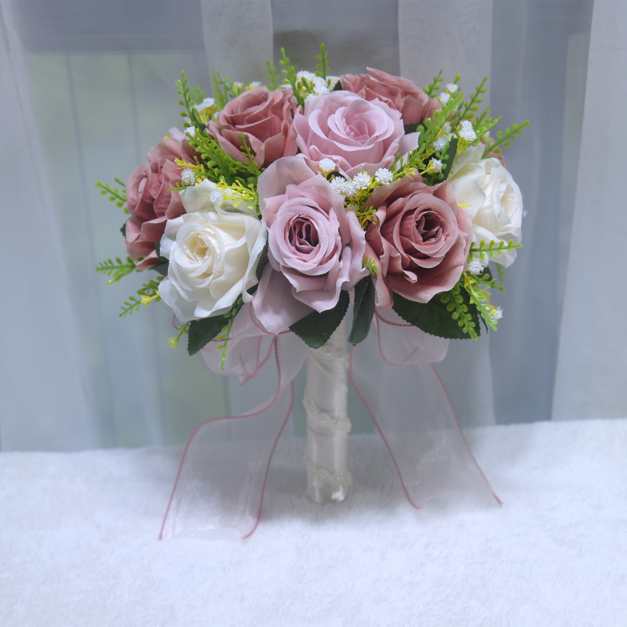 189Bride holding flower forest roses, wedding simulation flowers, photo props, registration of flower balls