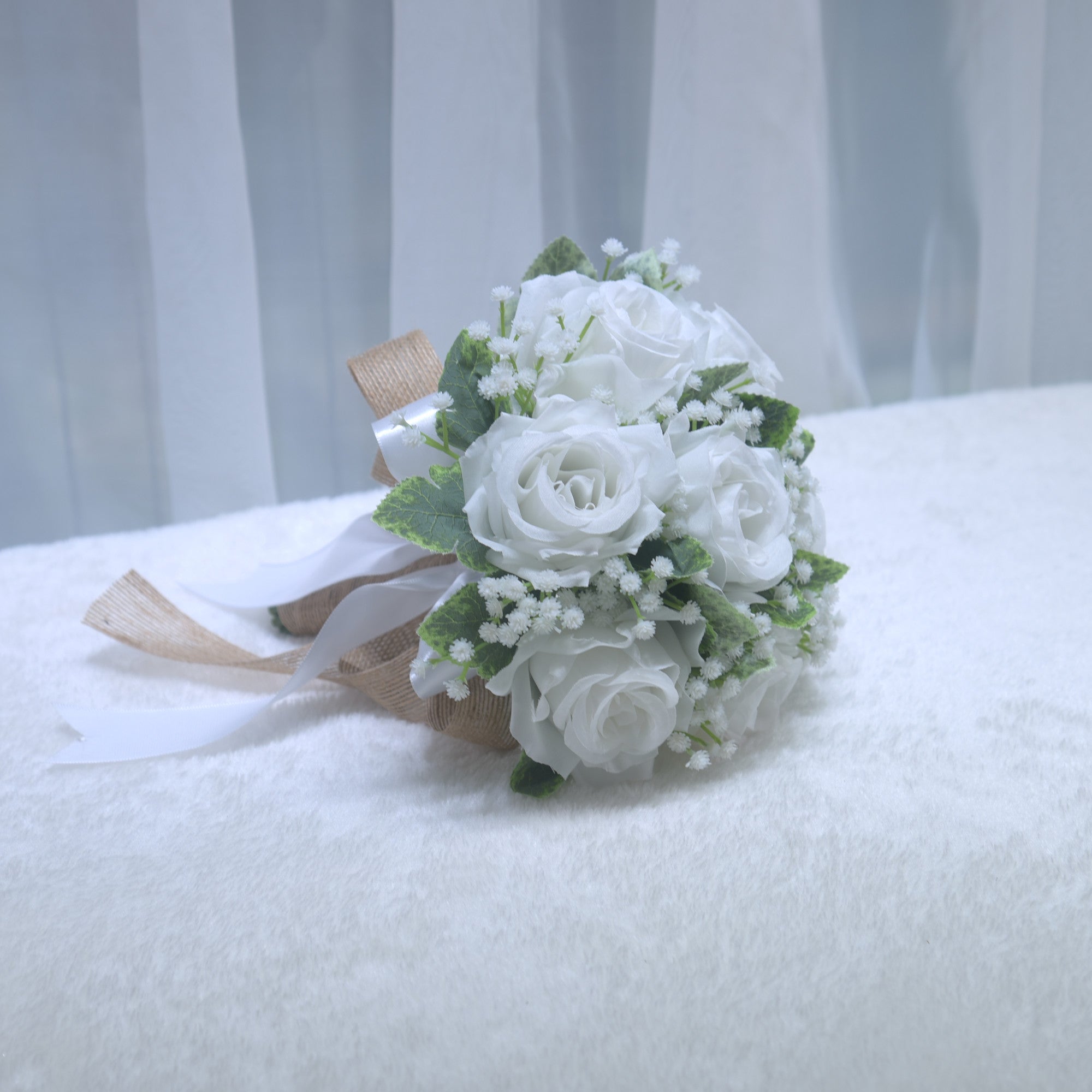 191Bride holds flowers, wedding simulation roses, presents proposal to best friend, registers bouquet