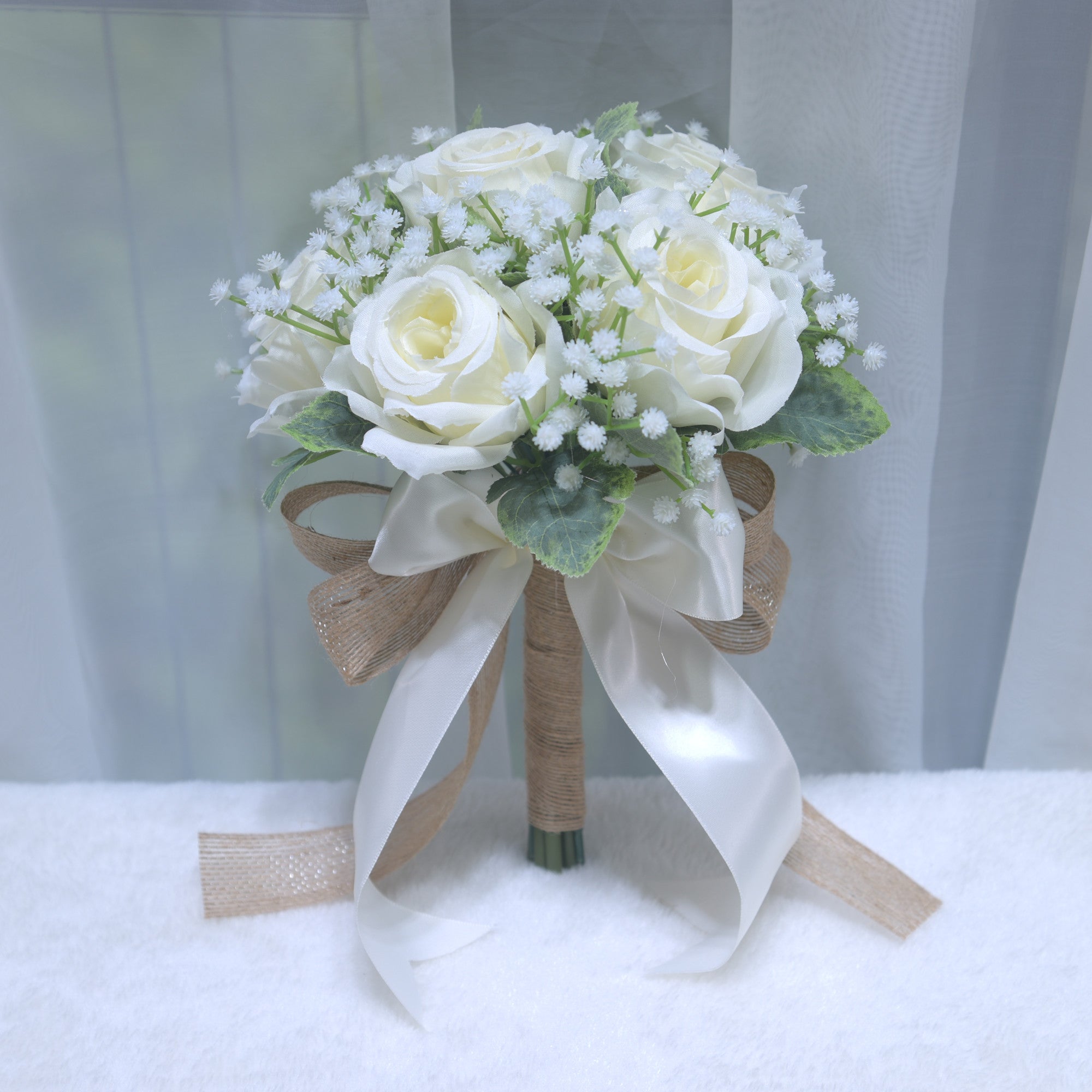 191Bride holds flowers, wedding simulation roses, presents proposal to best friend, registers bouquet