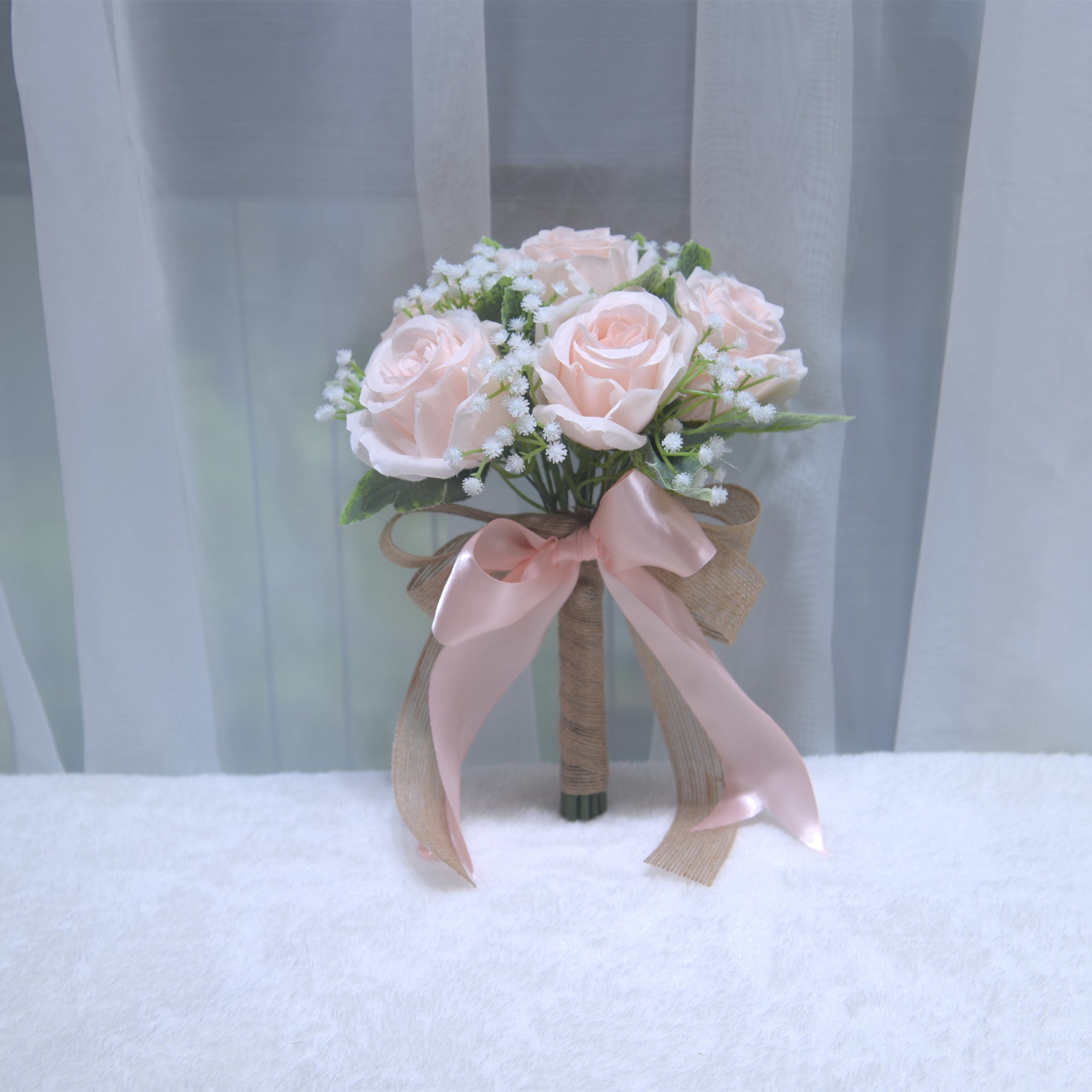 191Bride holds flowers, wedding simulation roses, presents proposal to best friend, registers bouquet