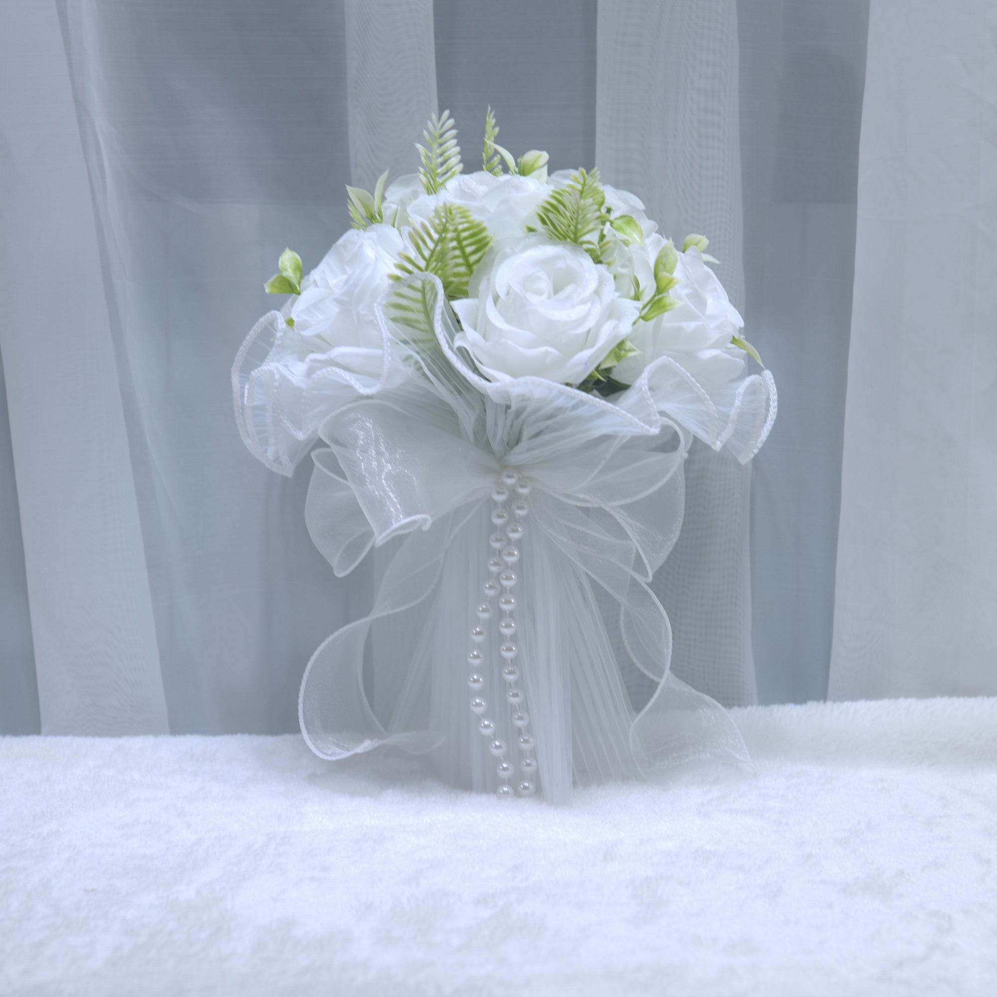 196 Western style outdoor wedding simulation, rose holding flower, pearl mesh, bride holding bouquet
