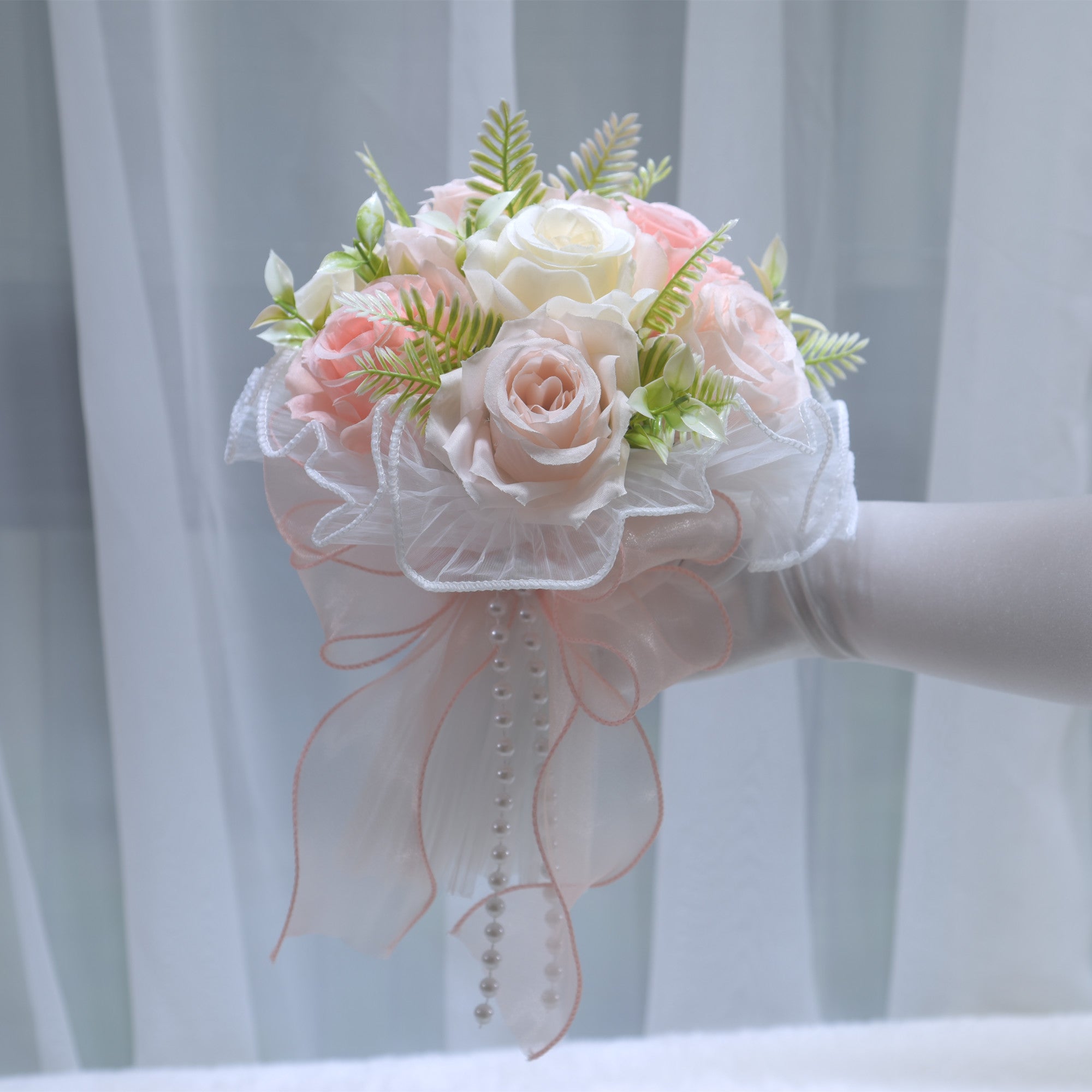 196 Western style outdoor wedding simulation, rose holding flower, pearl mesh, bride holding bouquet