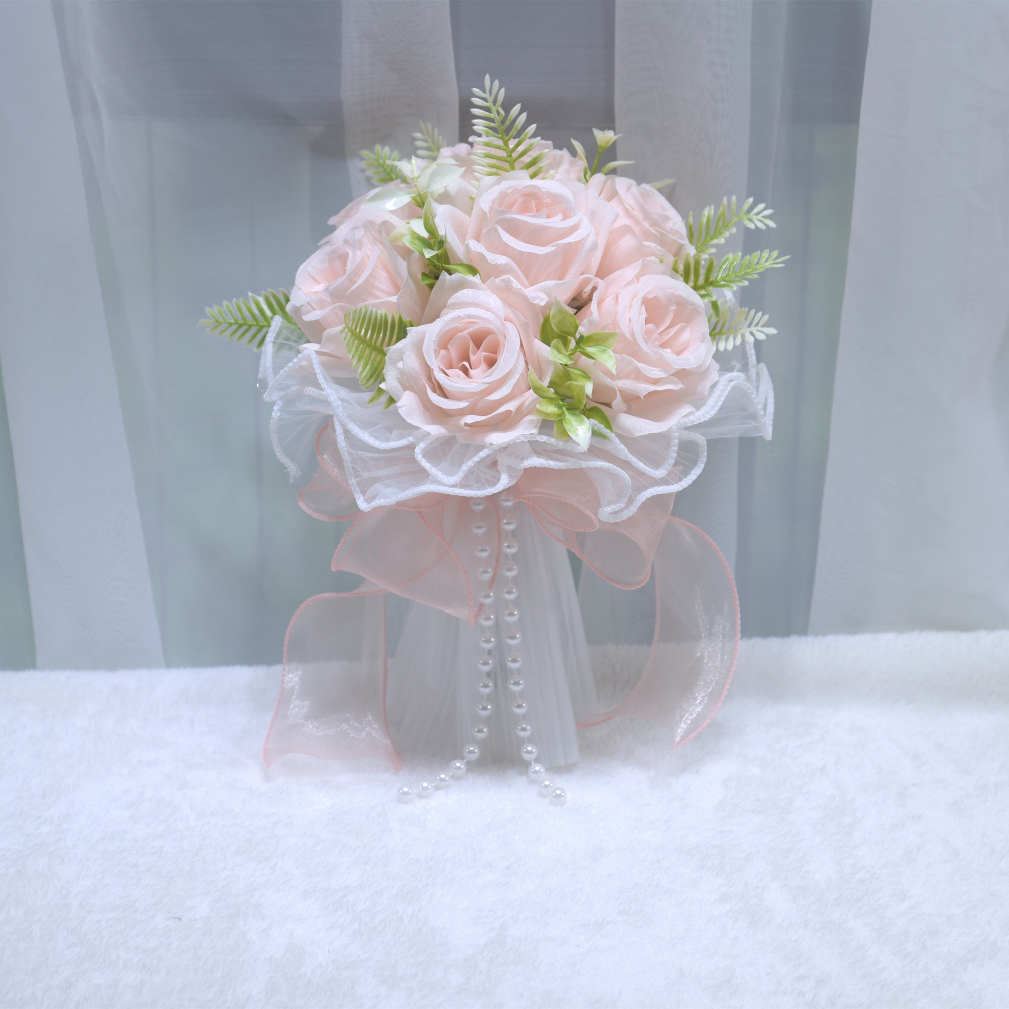 196 Western style outdoor wedding simulation, rose holding flower, pearl mesh, bride holding bouquet