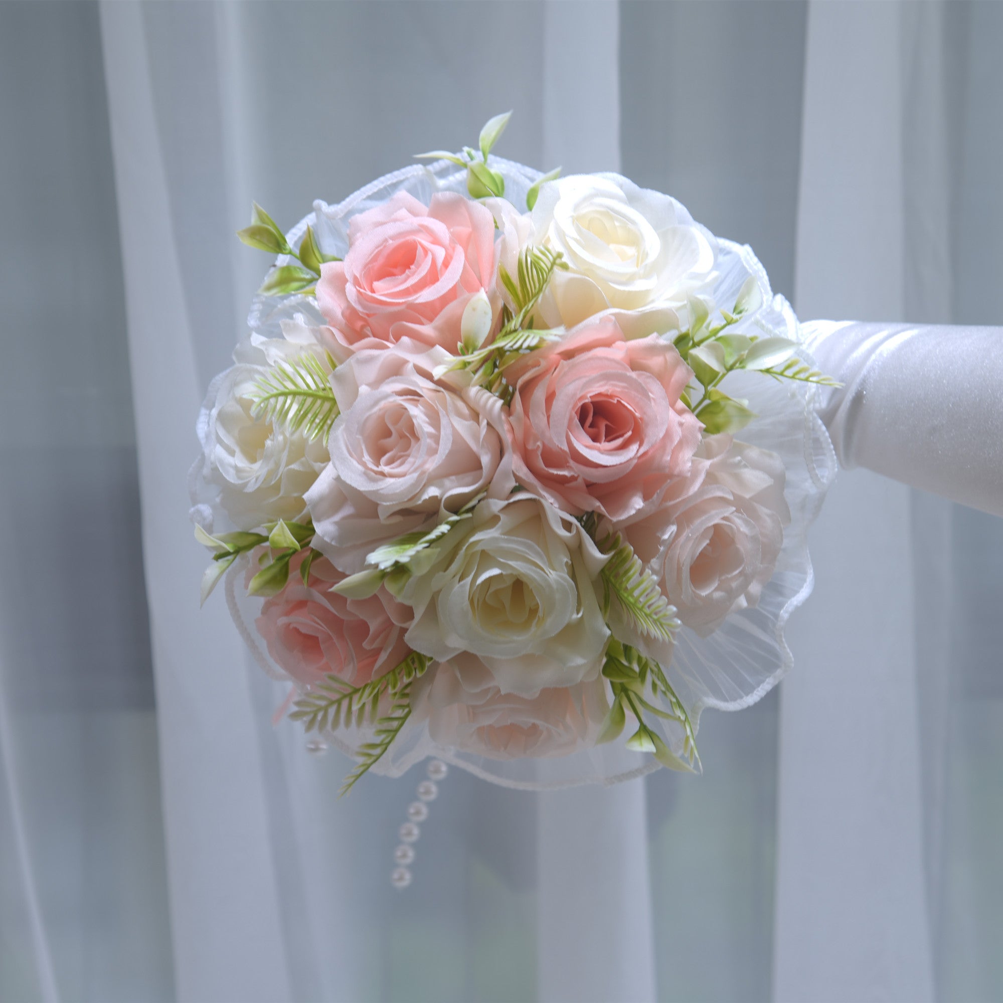 196 Western style outdoor wedding simulation, rose holding flower, pearl mesh, bride holding bouquet