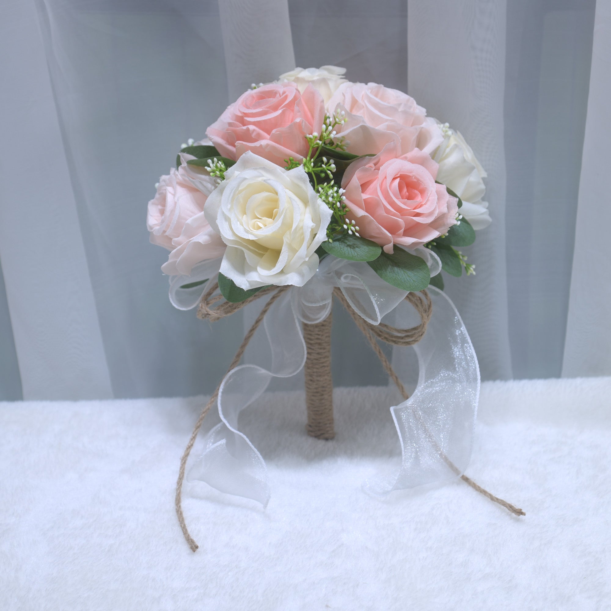 198 Bride holding flowers, throwing flower balls, roses, fake flowers, proposing marriage, wedding photos, photography props