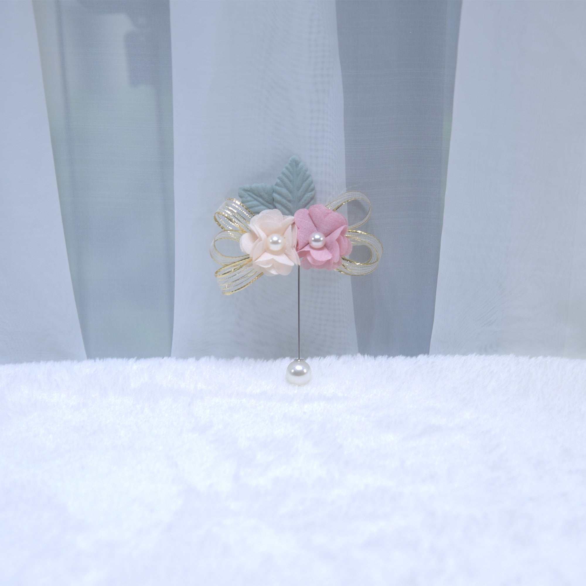 Wedding bride bridesmaids sisters group corsage wedding pin corsage