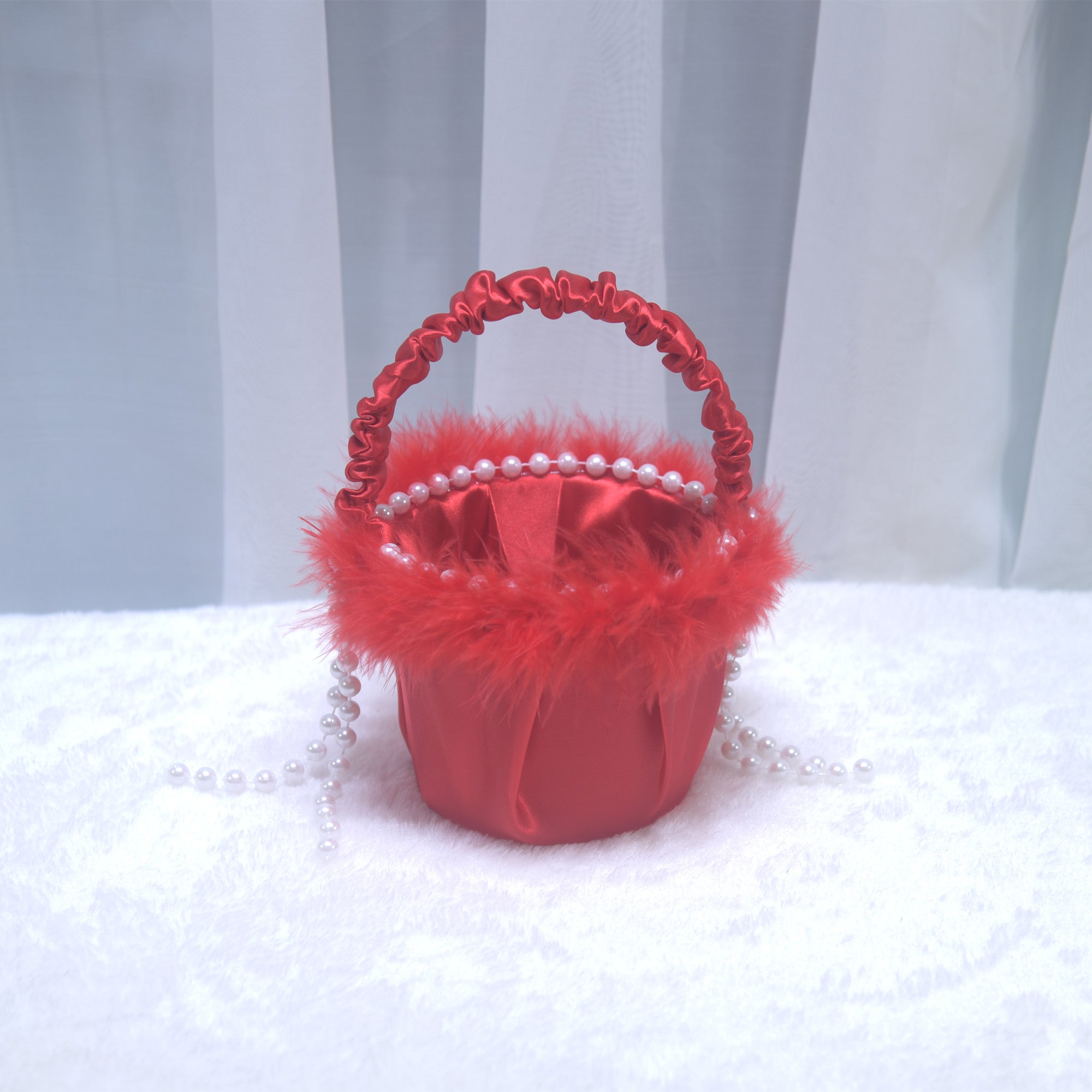 222 Outdoor wedding flower basket, hand-held pearl feather lace basket, candy and fruit basket