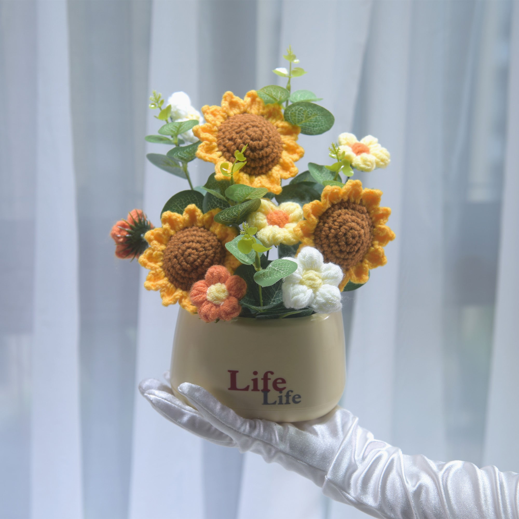 232 hand woven sunflower ornament, office desktop decoration, small gift