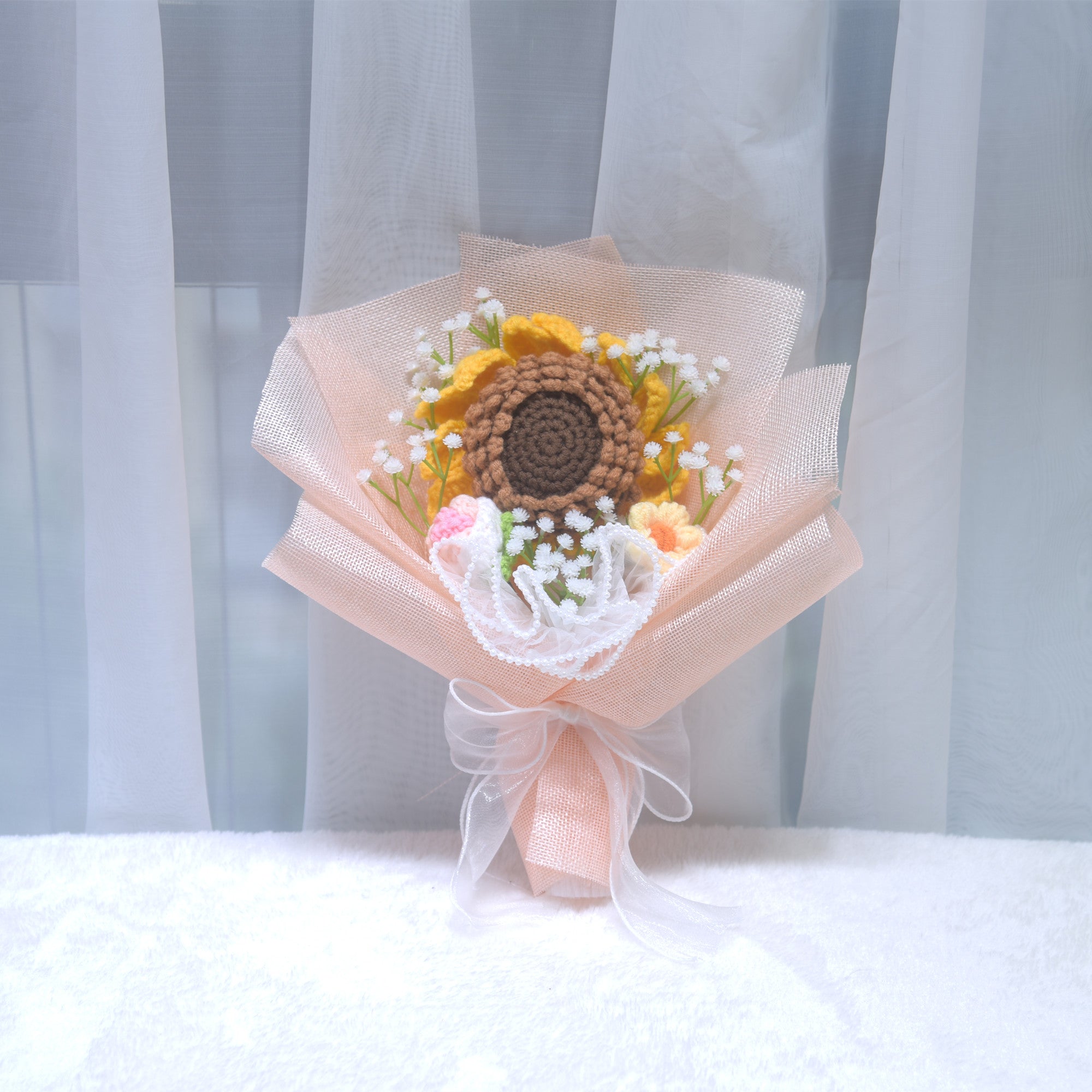 233 Woolen Handmade Bouquet Sunflower Knitted Flower Girl Birthday Gift Graduation Season  划译  机翻 · 通用领域 233 Woolen Handmade Bouquet Sunflower Knitted Flower Girl Birthday Gift Graduation Season