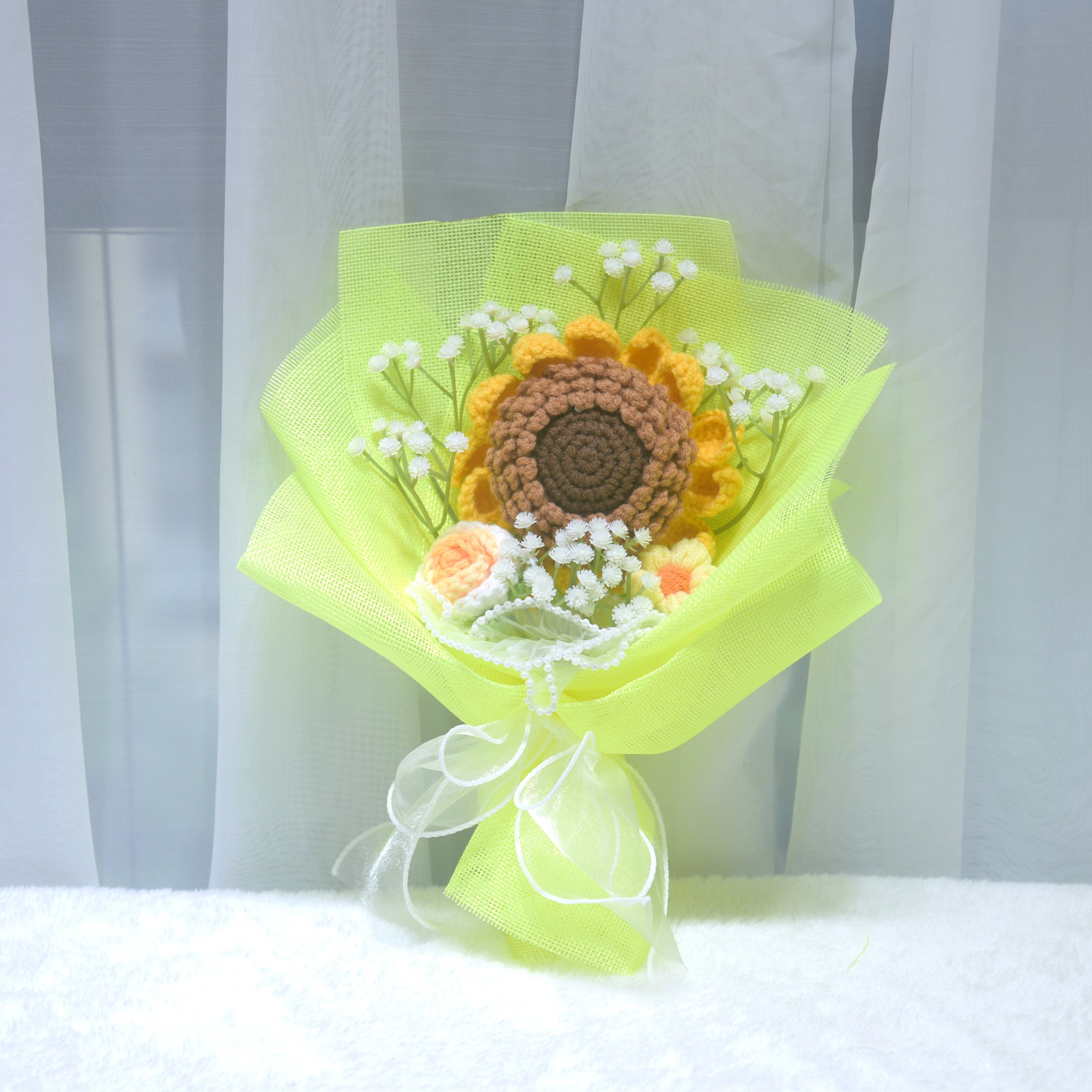 233 Woolen Handmade Bouquet Sunflower Knitted Flower Girl Birthday Gift Graduation Season  划译  机翻 · 通用领域 233 Woolen Handmade Bouquet Sunflower Knitted Flower Girl Birthday Gift Graduation Season