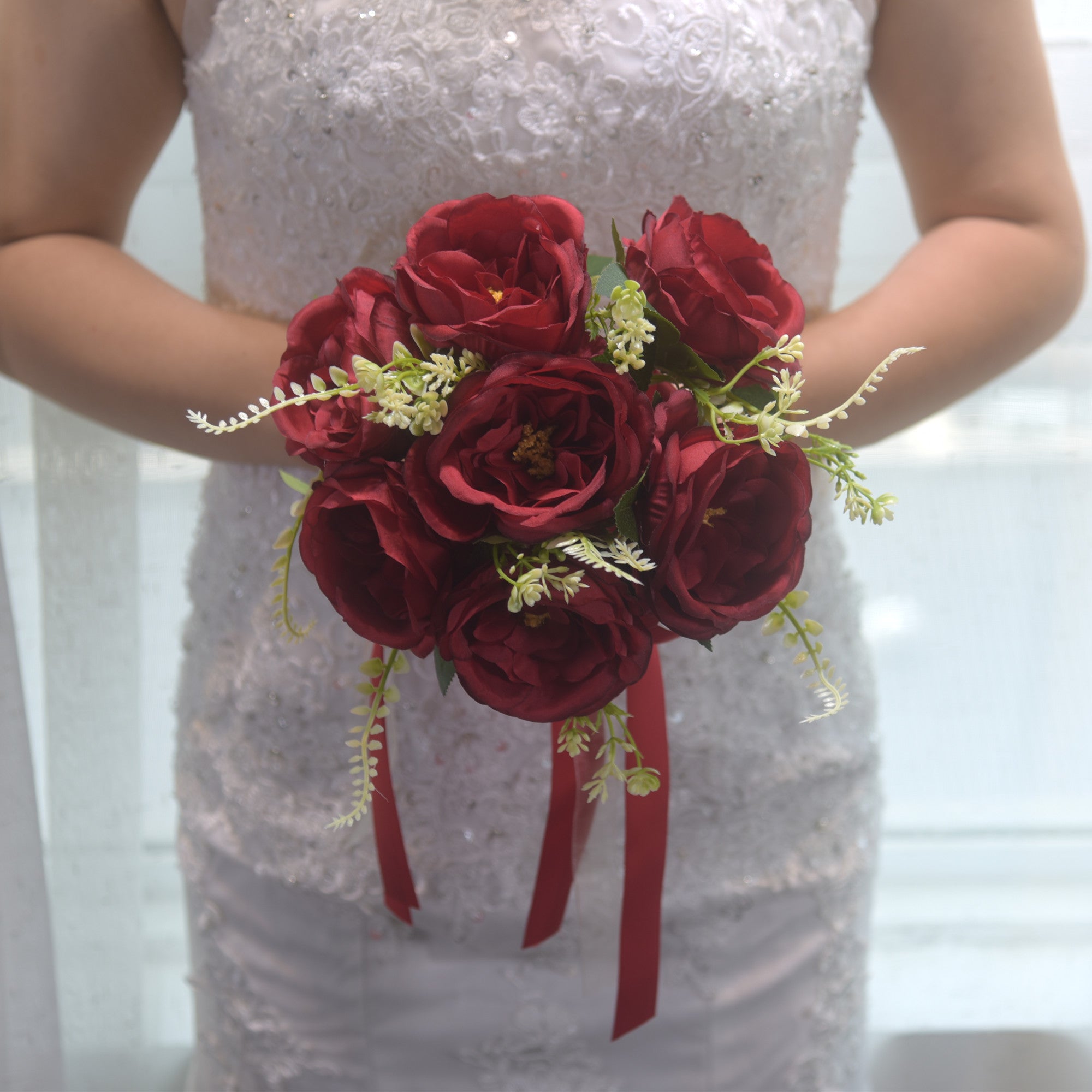 100Bride holding flowers, wedding simulation, rose bouquet, photography studio, bridesmaids, bride, shooting props